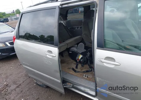 2008 Toyota Sienna Le z USA, uszkodzony, nr VIN 5TDZK23C98S103753